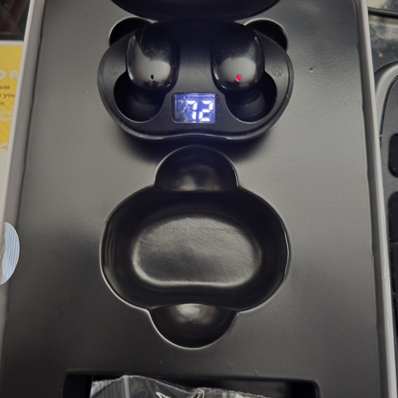 Black Earbud Headphones with Charging Case - Picture 3 of 5